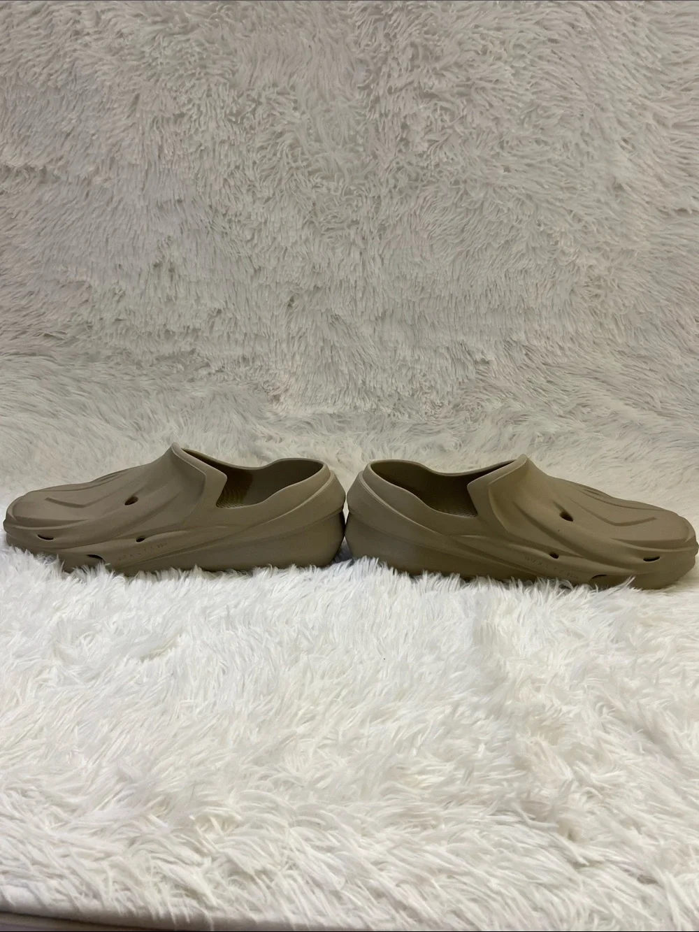 1017 ALYX 9 SM Men's  Tan Slip-On Foam Shoes. Size 11